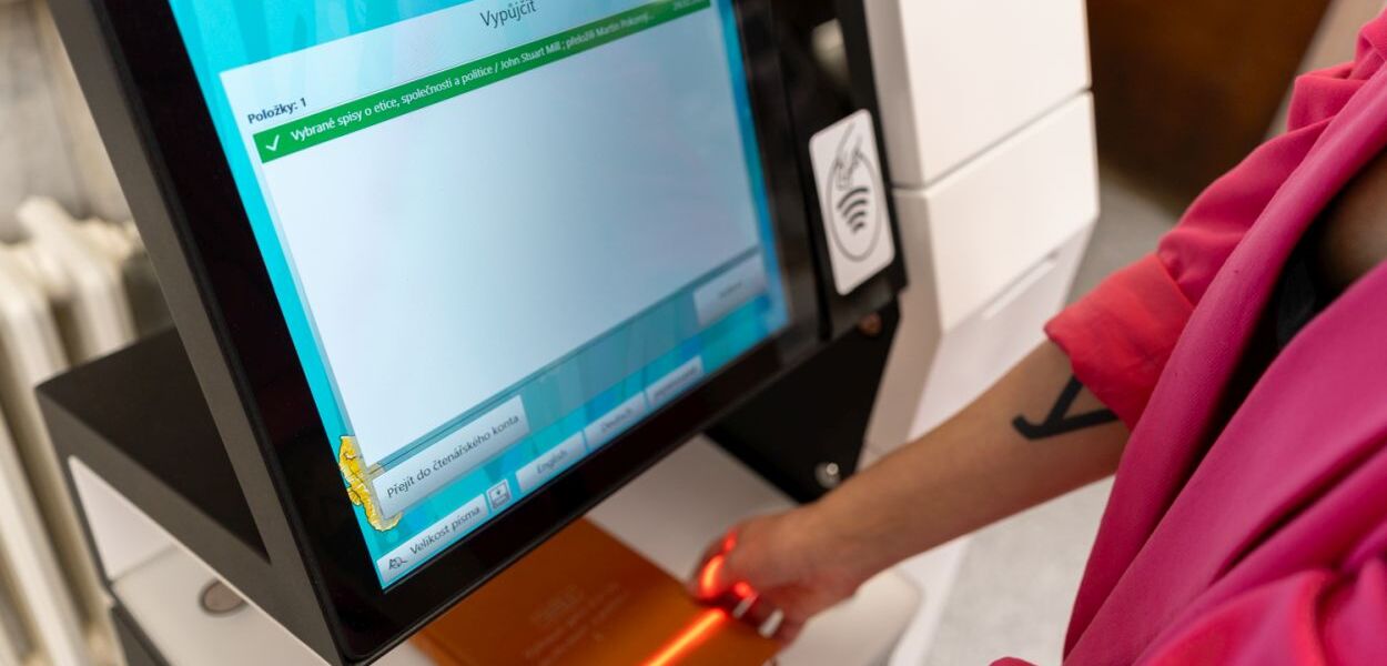 Samoobslužné vypůjčení přes selfcheck